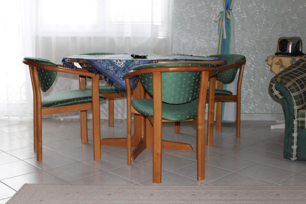Orwa Apartmanok - Fenyofa Koez ซาลาคาโรส ห้อง รูปภาพ